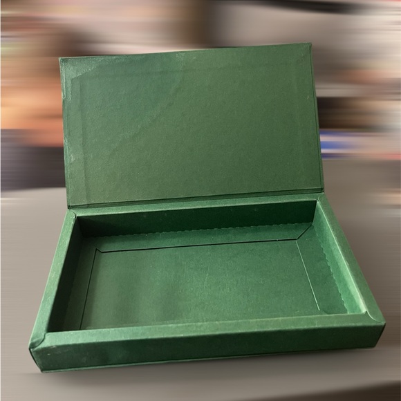 Rolex Green Box with Gold Accents - Picture 3 of 4